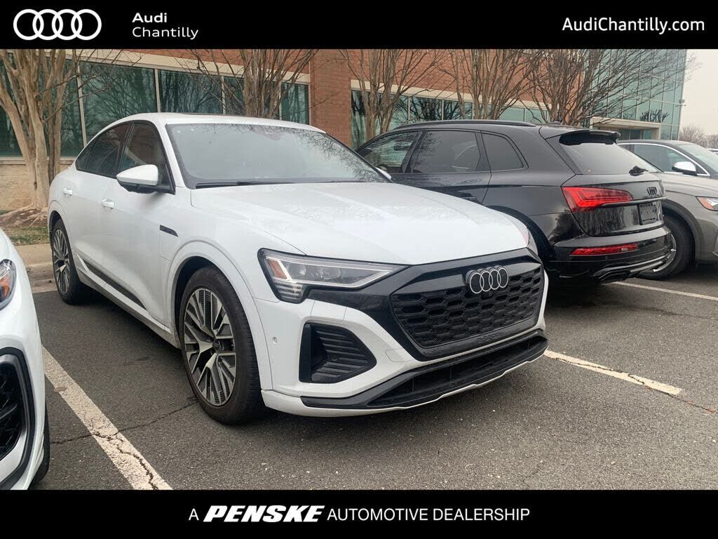 2024 AUDI Q8