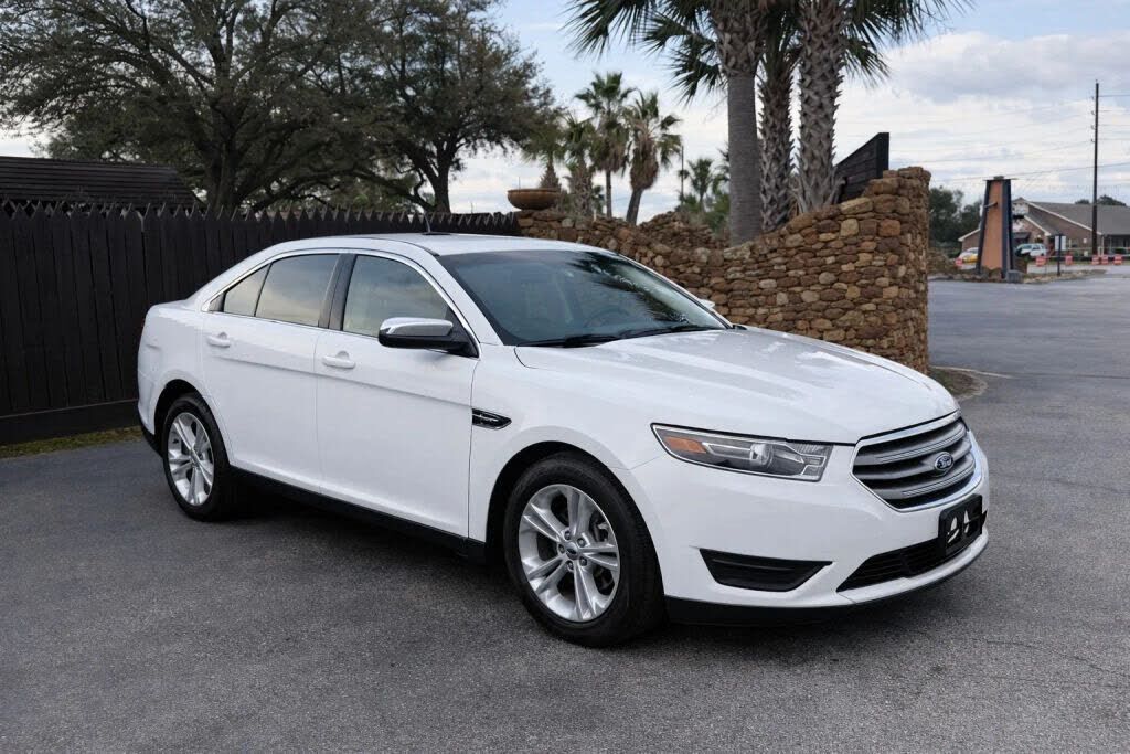 2017 FORD Taurus