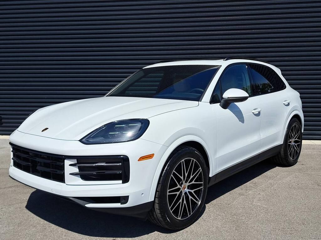 2025 PORSCHE Cayenne