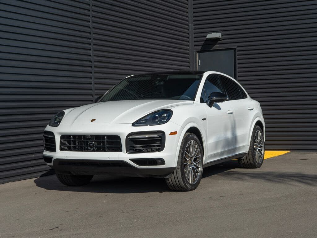 2023 PORSCHE Cayenne