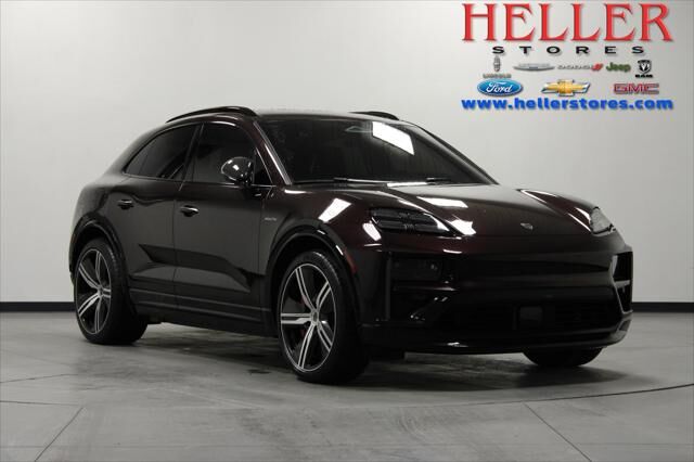 2024 PORSCHE Macan