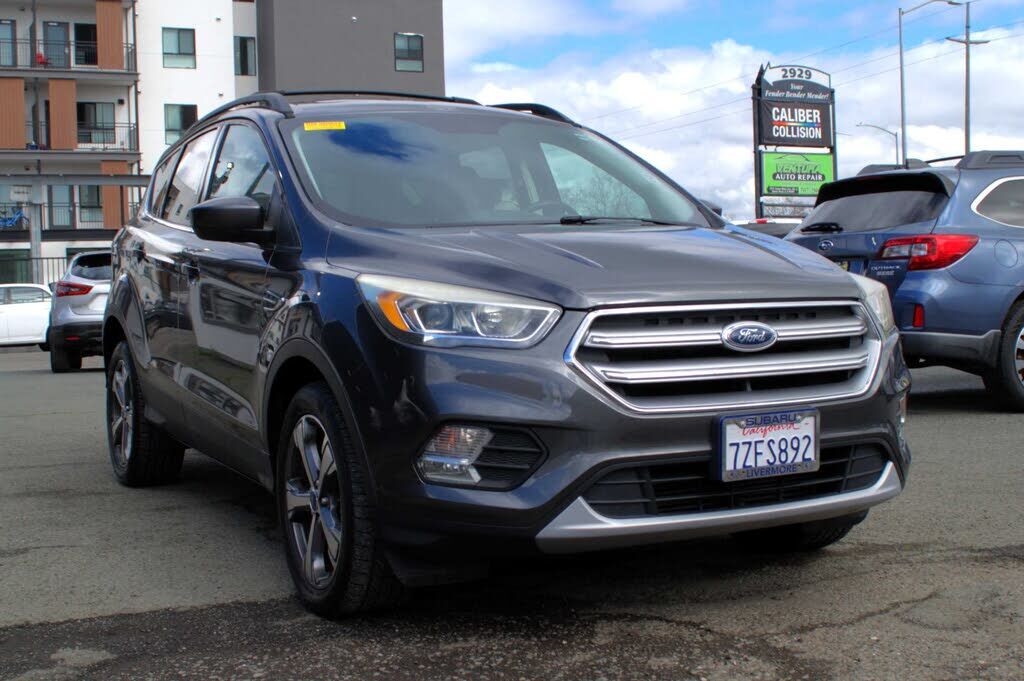 2017 FORD Escape