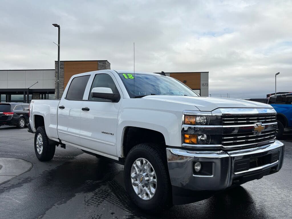 2018 CHEVROLET Silverado