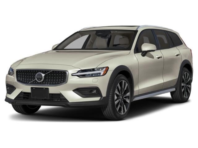 2025 VOLVO V60CC