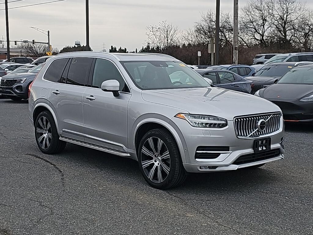 2022 VOLVO XC90