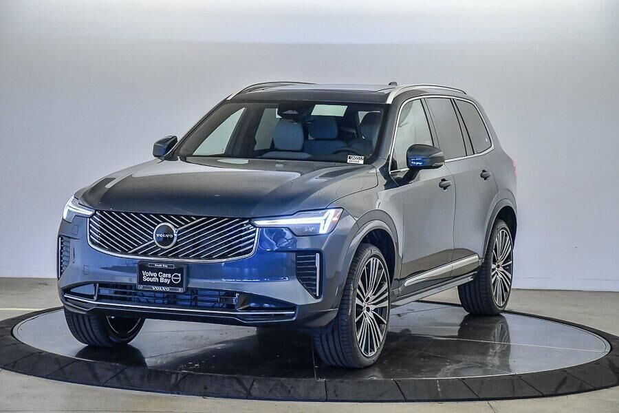 2025 VOLVO XC90