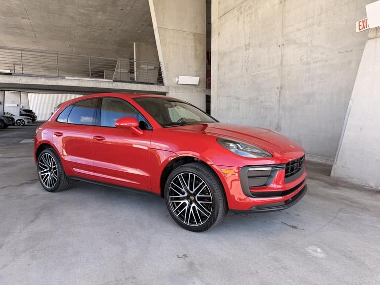 2023 PORSCHE Macan