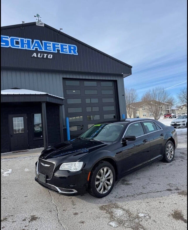 2018 CHRYSLER 300