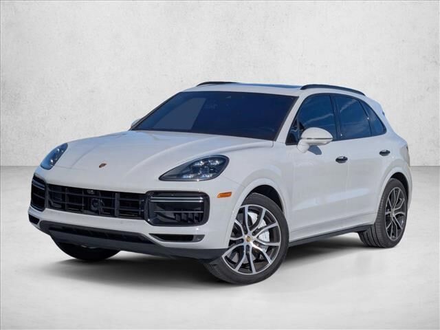 2022 PORSCHE Cayenne