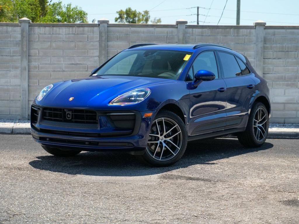 2025 PORSCHE Macan
