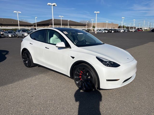 2023 TESLA Model Y