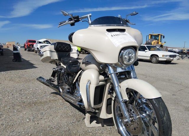 2022 HARLEY DAVIDSON FLHX / Street Glide