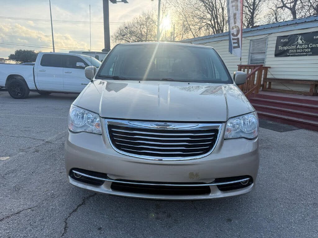 2012 CHRYSLER Town and Country