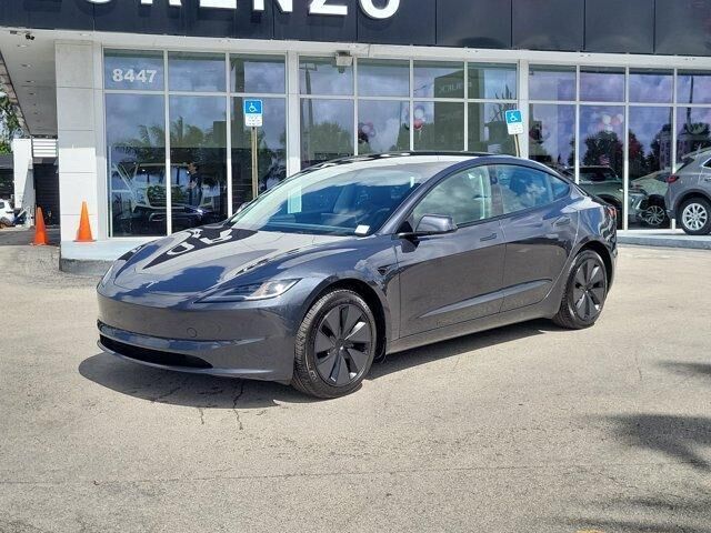 2025 TESLA Model 3