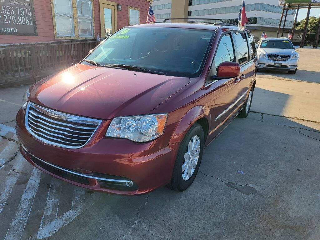 2016 CHRYSLER Town and Country