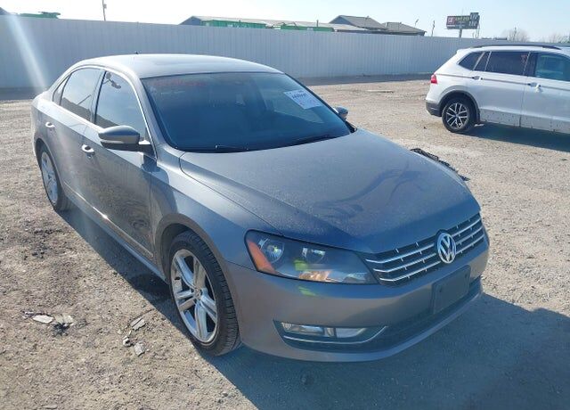 2014 VOLKSWAGEN Passat