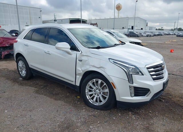 2017 CADILLAC XT5