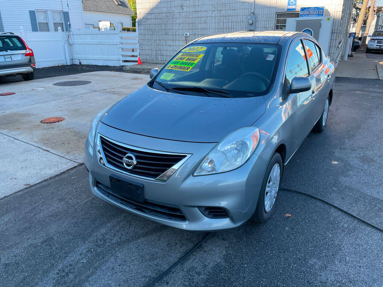 2012 NISSAN Versa