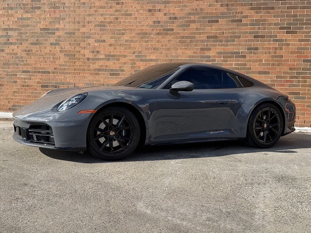 2025 PORSCHE 911