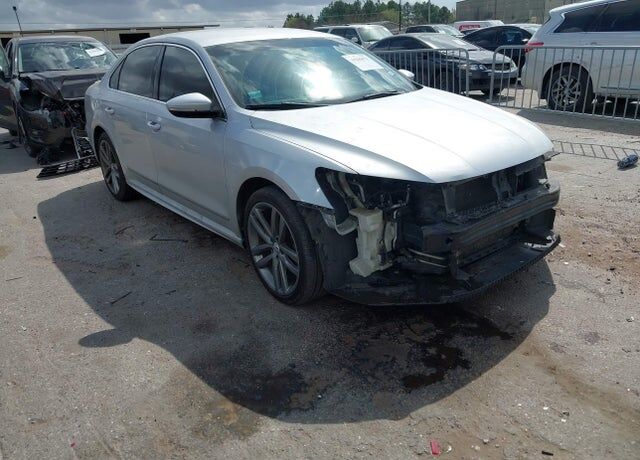 2016 VOLKSWAGEN Passat