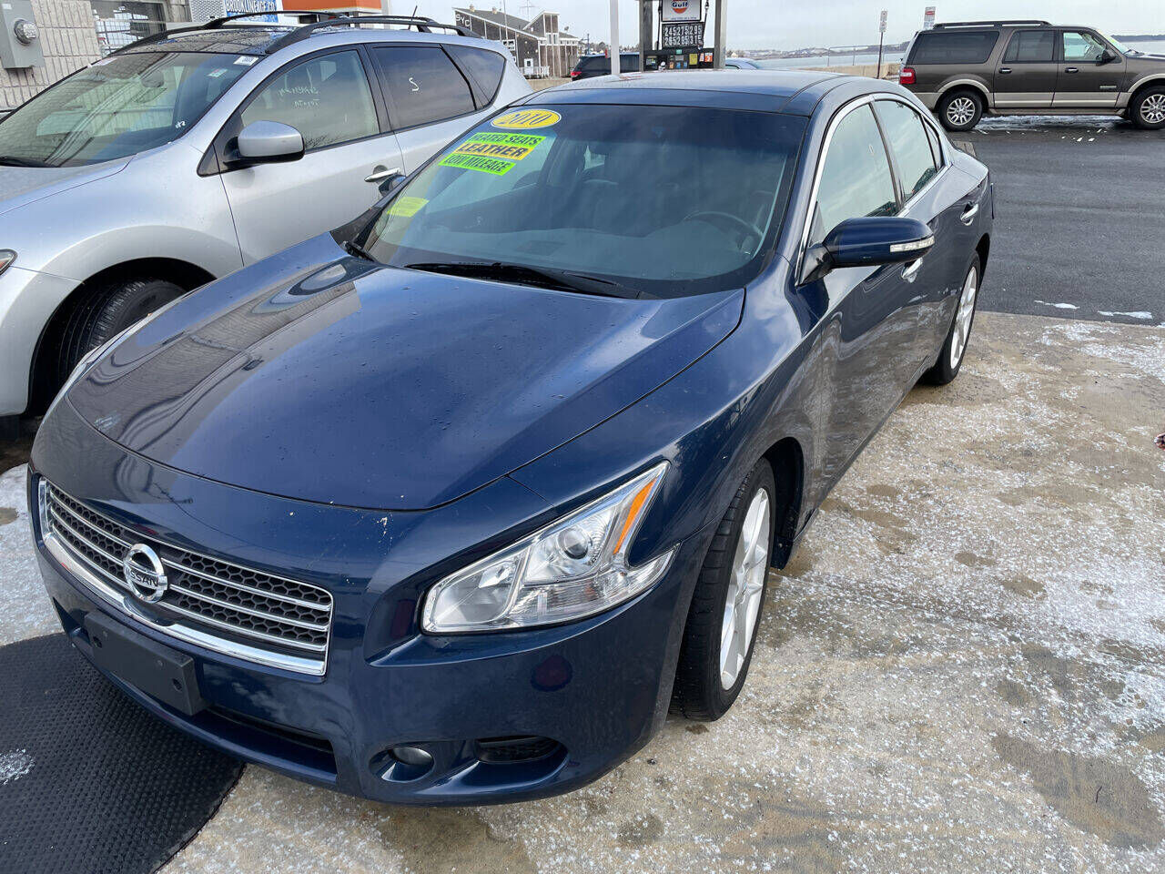 2010 NISSAN Maxima