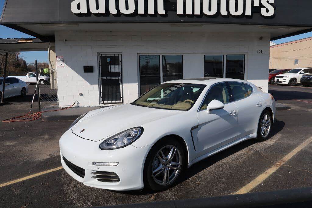 2016 PORSCHE Panamera