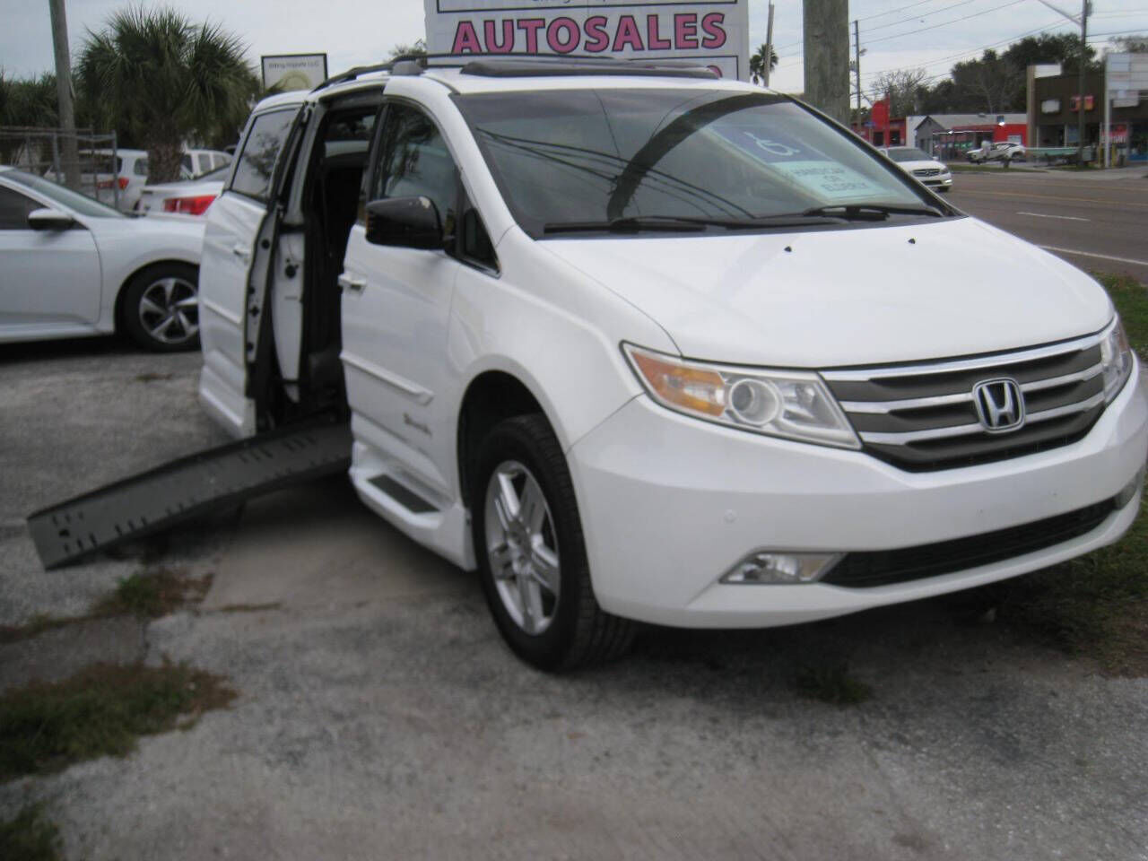 2011 HONDA Odyssey