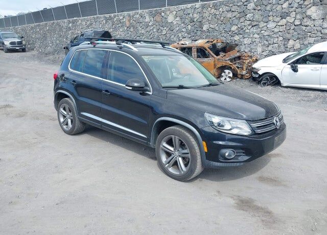 2017 VOLKSWAGEN Tiguan