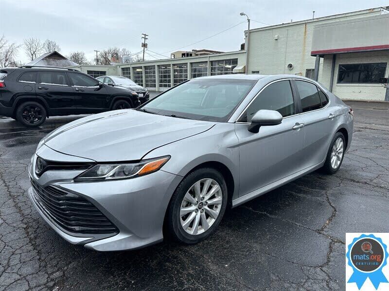 2019 TOYOTA Camry