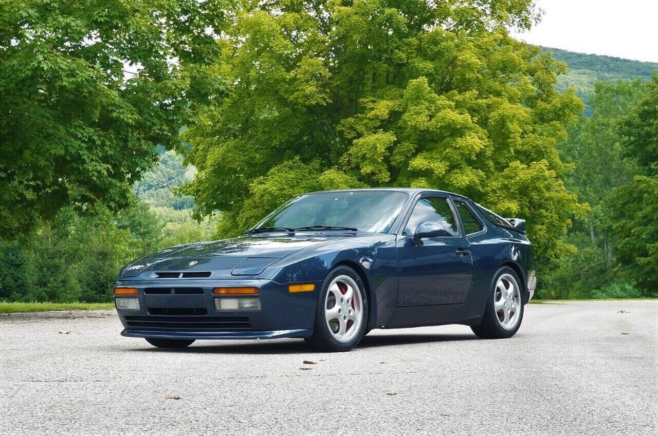 1987 PORSCHE 944