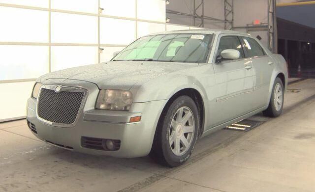 2005 CHRYSLER 300