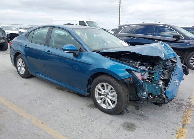 2025 TOYOTA Camry