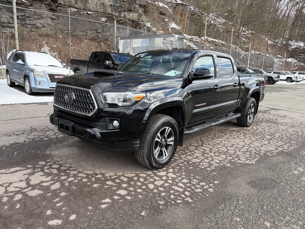 2019 TOYOTA Tacoma