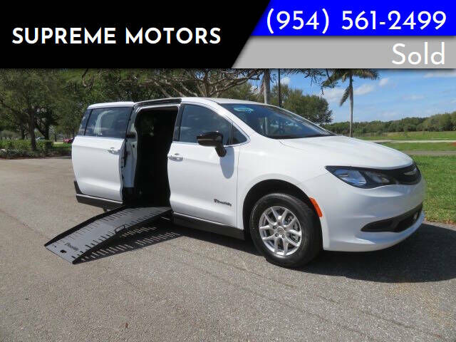 2025 CHRYSLER Voyager