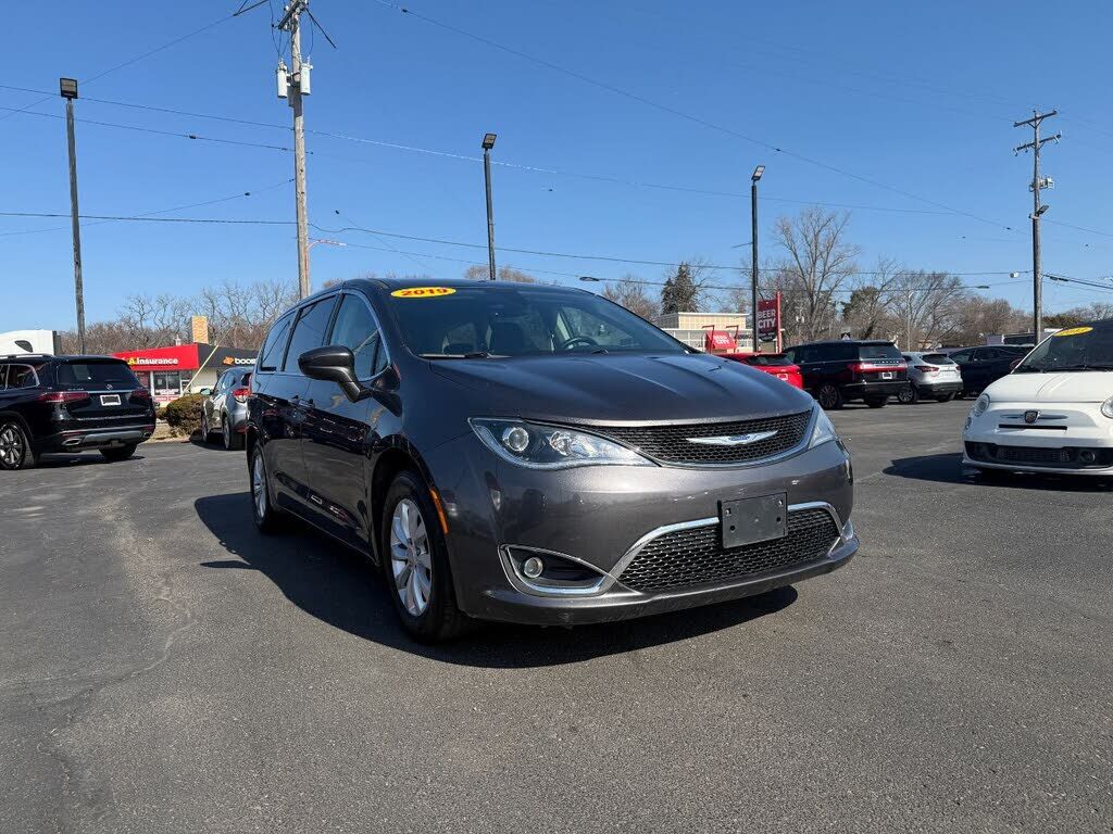 2019 CHRYSLER Pacifica