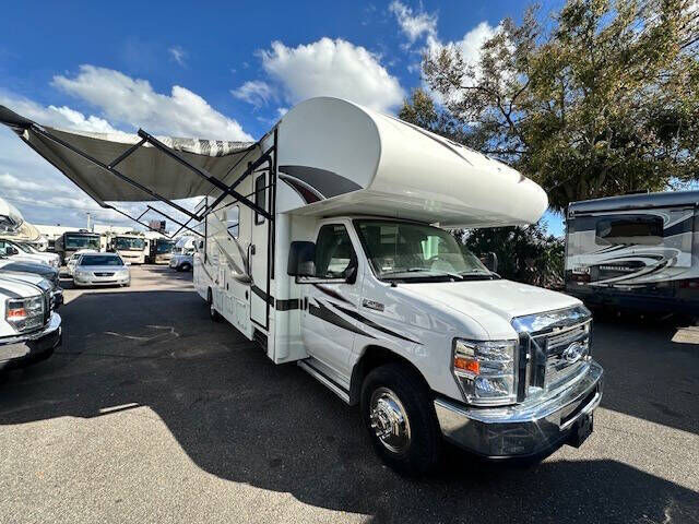 2018 FORD E-450