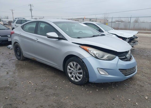 2011 HYUNDAI Elantra
