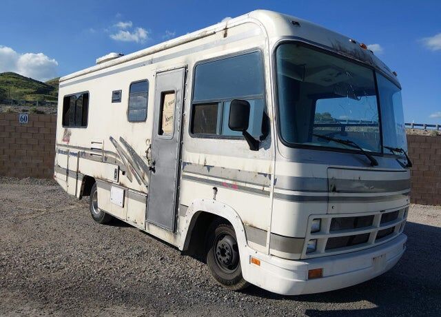 1993 CHEVROLET P - Series