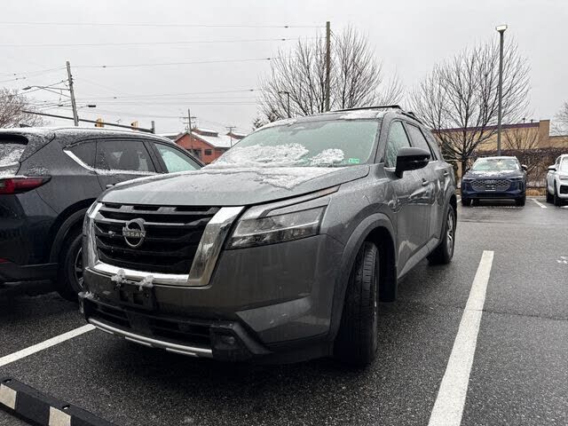 2022 NISSAN Pathfinder
