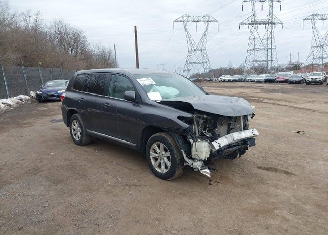 2013 TOYOTA Highlander