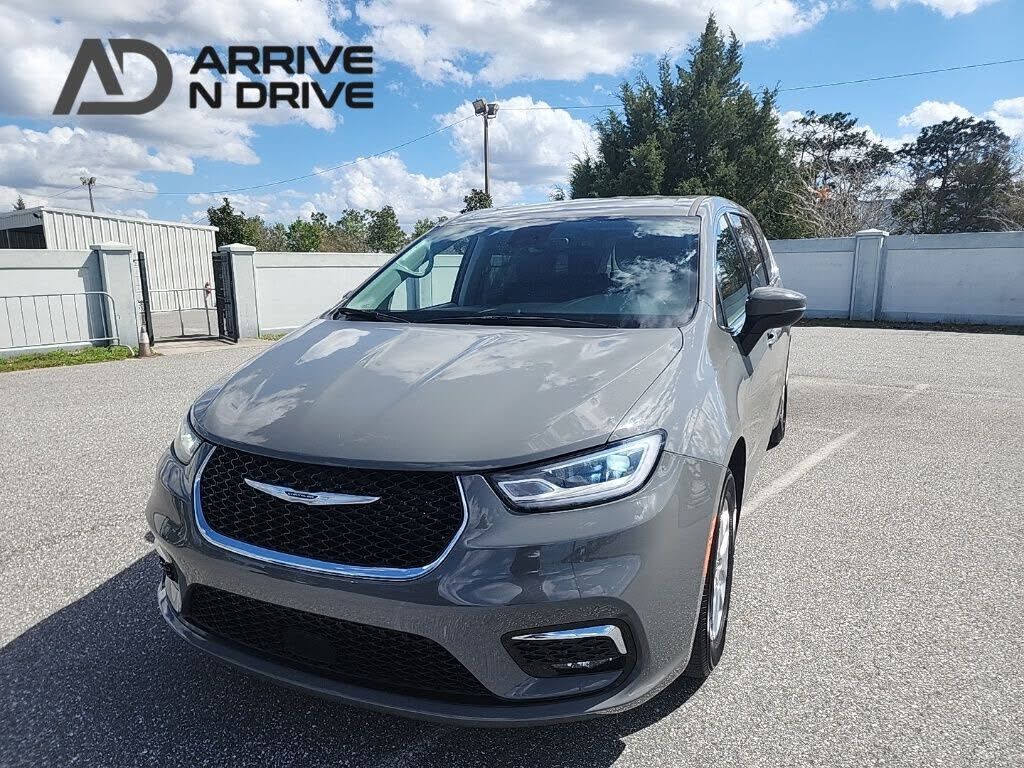 2023 CHRYSLER Pacifica