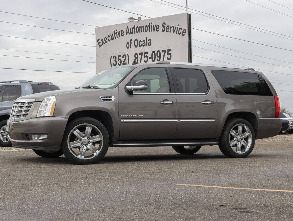 2011 CADILLAC Escalade