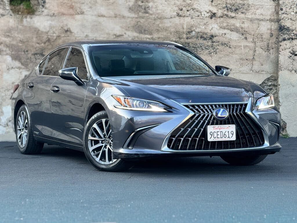 2022 LEXUS ES