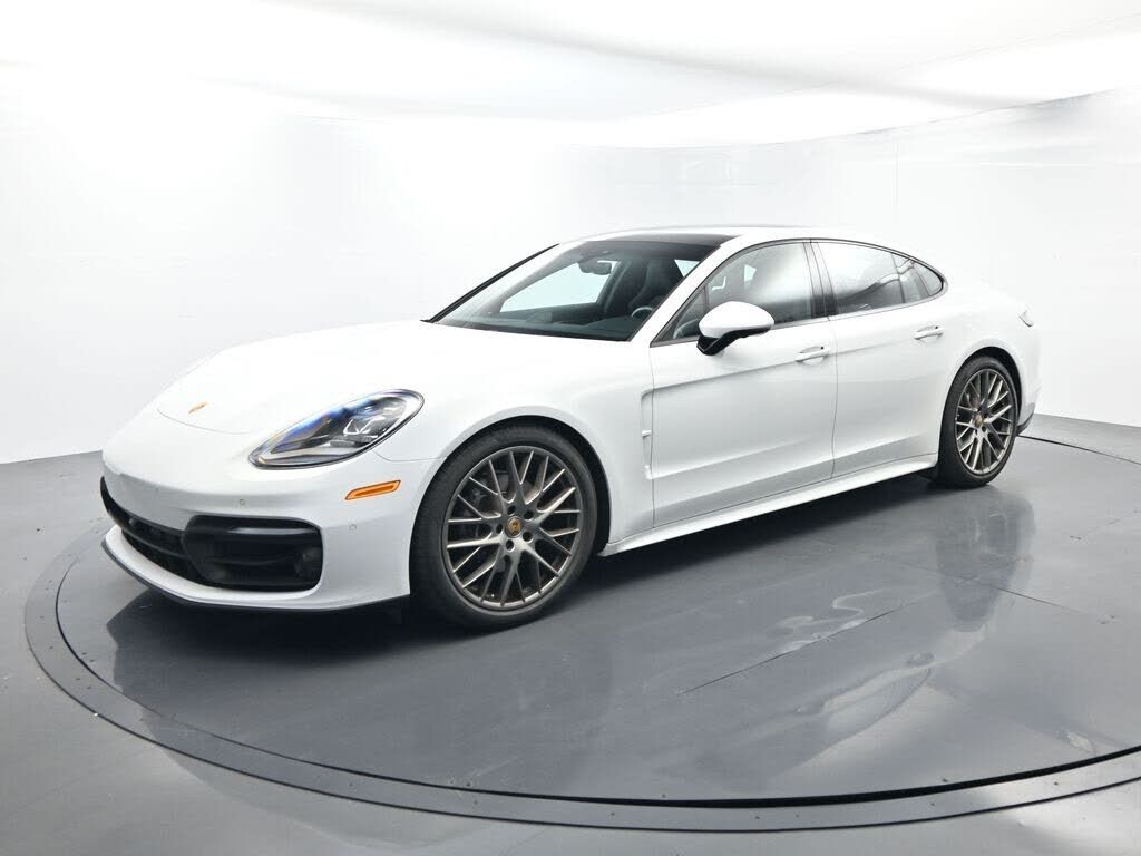 2023 PORSCHE Panamera
