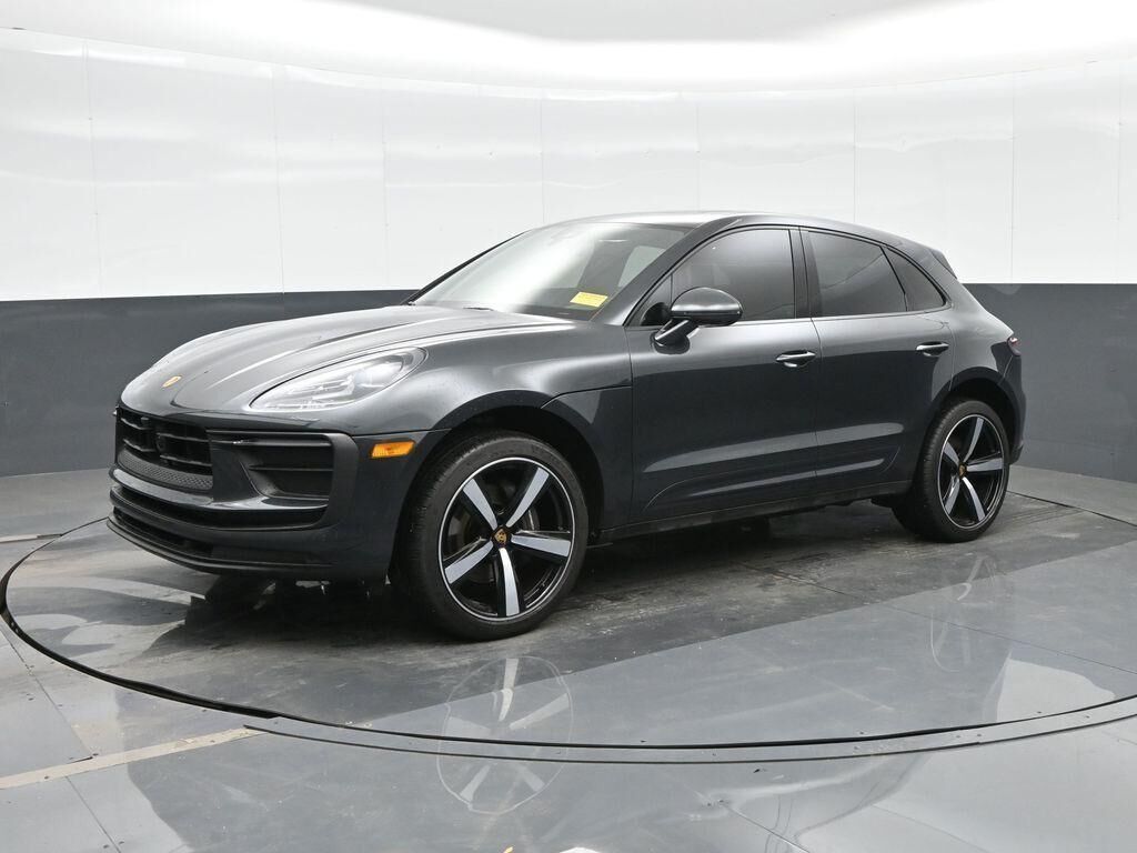 2023 PORSCHE Macan