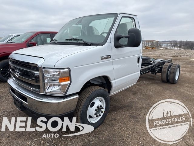 2027 FORD E-450
