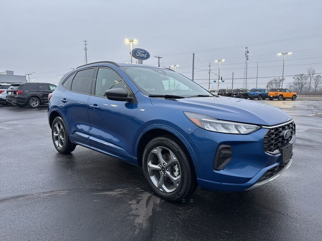 2023 FORD Escape