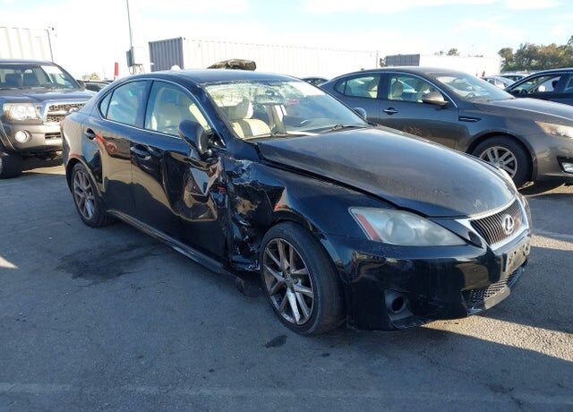 2011 LEXUS IS