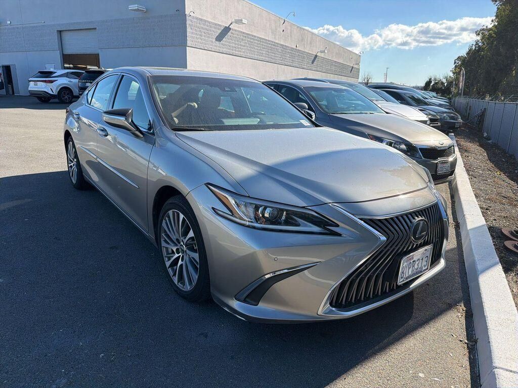 2021 LEXUS ES