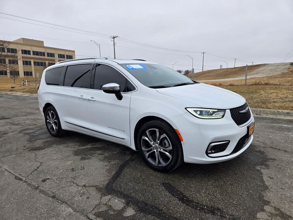 2025 CHRYSLER Pacifica